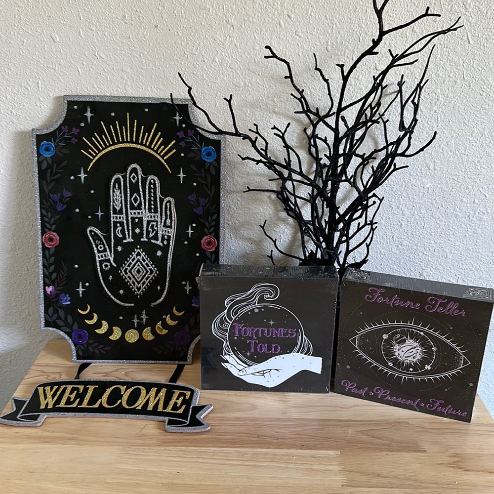 New Halloween celestial palm reading decor (3) 🎃💀